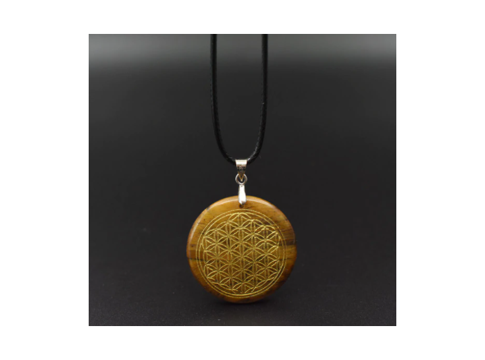 Pendentif œil de tigre fleur de vie sculptée