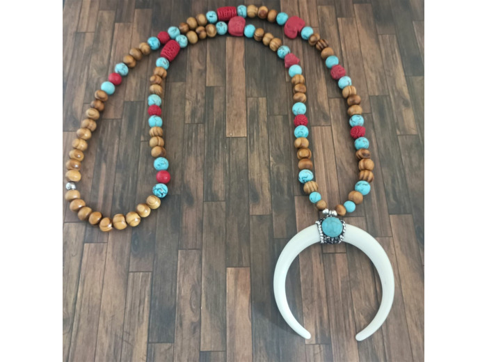 Collier long demi-lune turquoise, rouge et bois