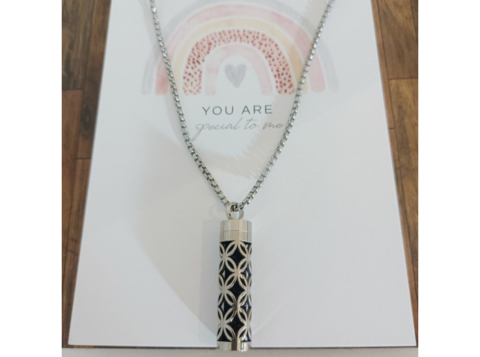 Collier aromathérapie avec pendentif diffuseur fleur de vie