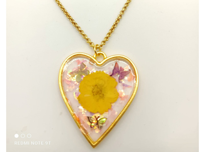 Pendentif résine cœur fleur jaune/doré #16