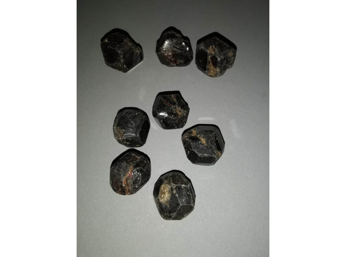 Grenat almandin taille L brut