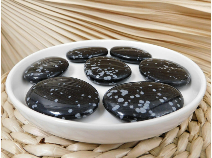 GALET OBSIDIENNE MOUCHETEE