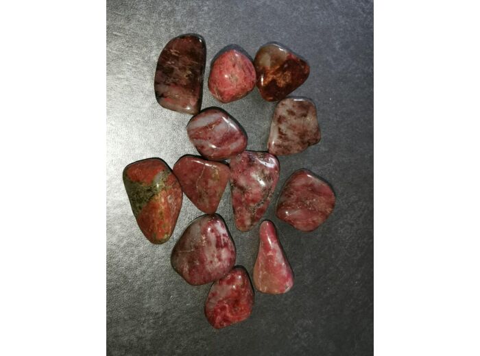 Thulite (zoïsite rose) pierres roulées