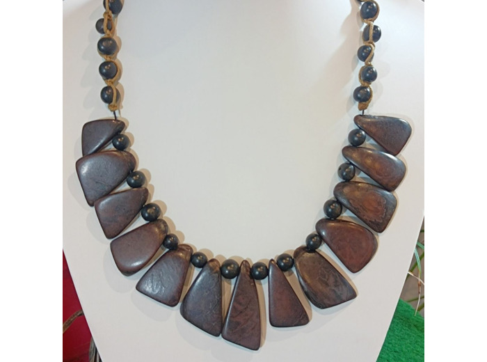 Collier Angèle marron en ivoire végétal