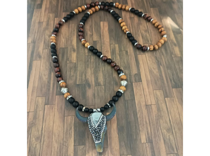 Collier long taureau agate noire, œil de taureau et bois