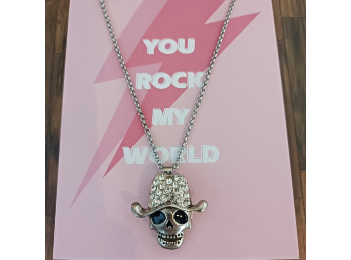 Pendentif tête de mort en bouton pression