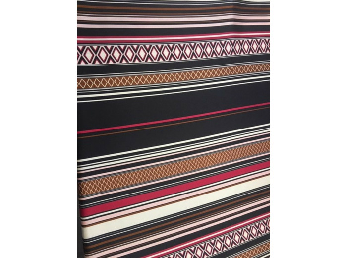 Tissu rayé rouge, rose... sur fond noir