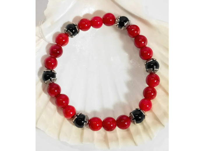 Jade rouge marbré, agate noire