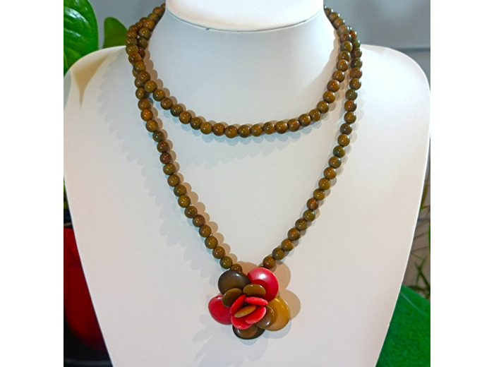 Collier long Lolita fleur kaki-rose en ivoire végétal