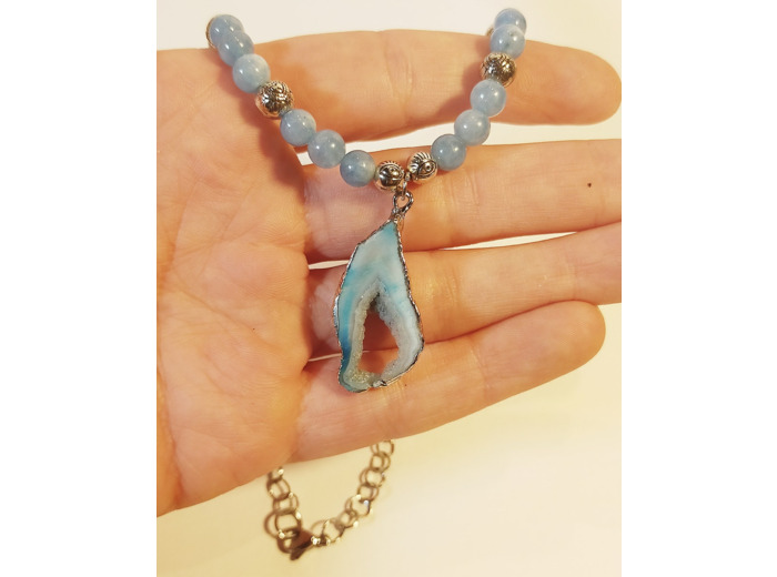Collier angelite bleu