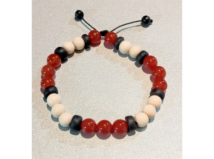Perles en bois blanc/noir + cornaline, ajustable