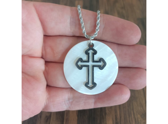 Collier nacre et croix en acier inoxydable