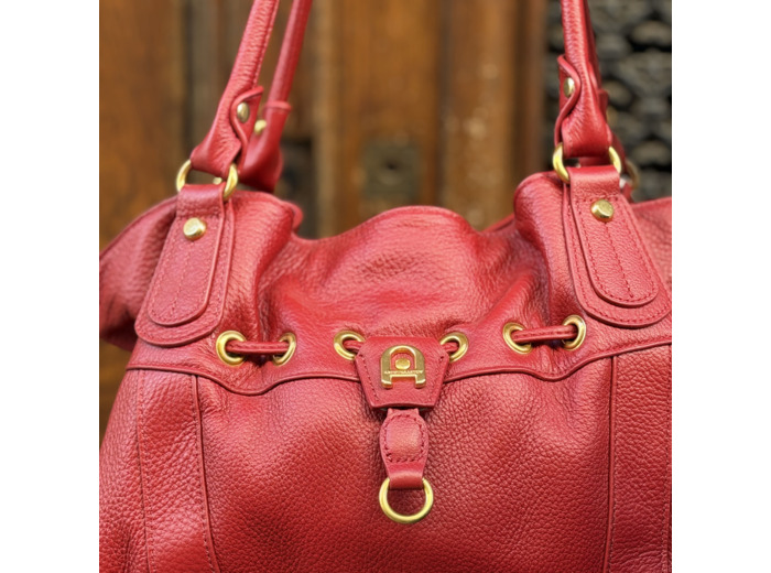 Sac à main en cuir carmin style bourse Arthur & Aston