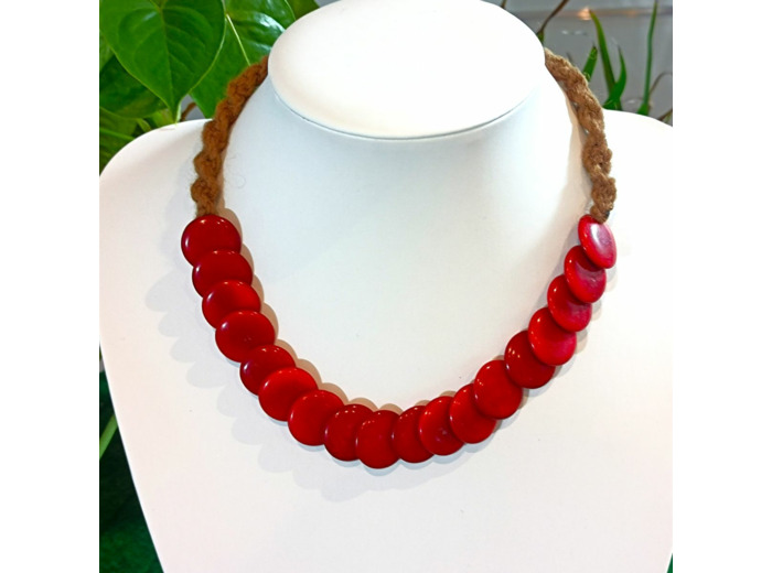 Collier Rinata rouge en ivoire végétal