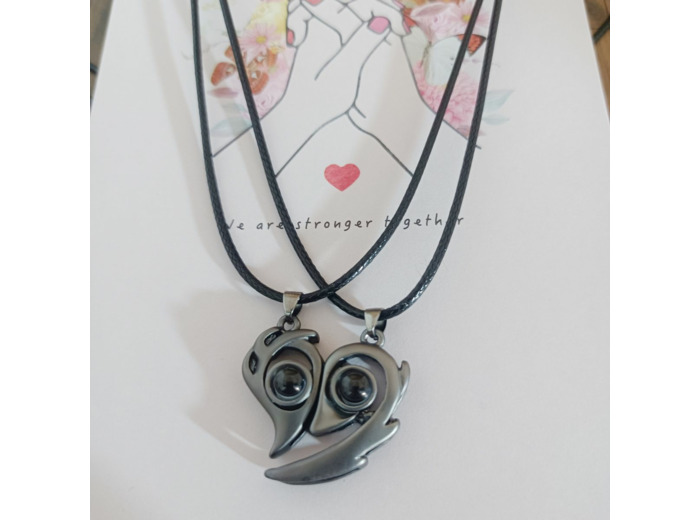 Pendentifs couple cœur message secret sur cordon noir