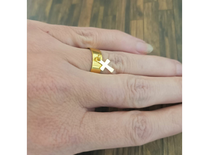 Bague à pampille croix