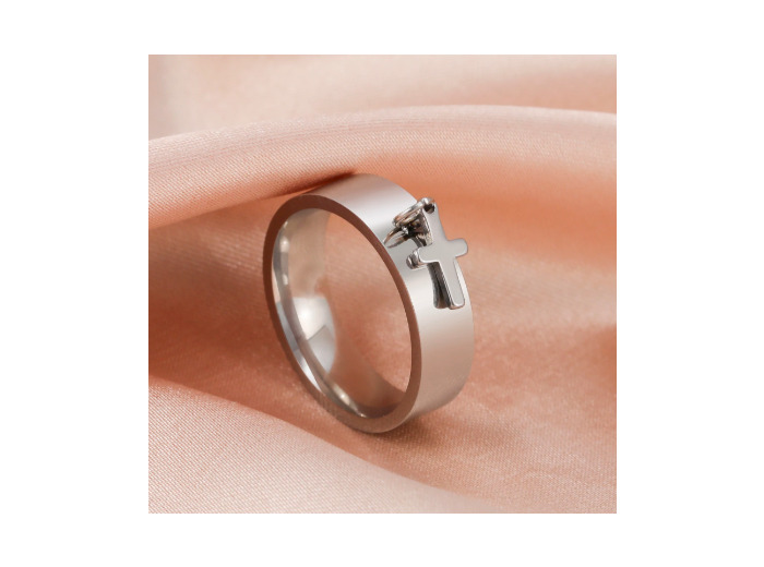 Bague à pampille croix en acier inoxydable