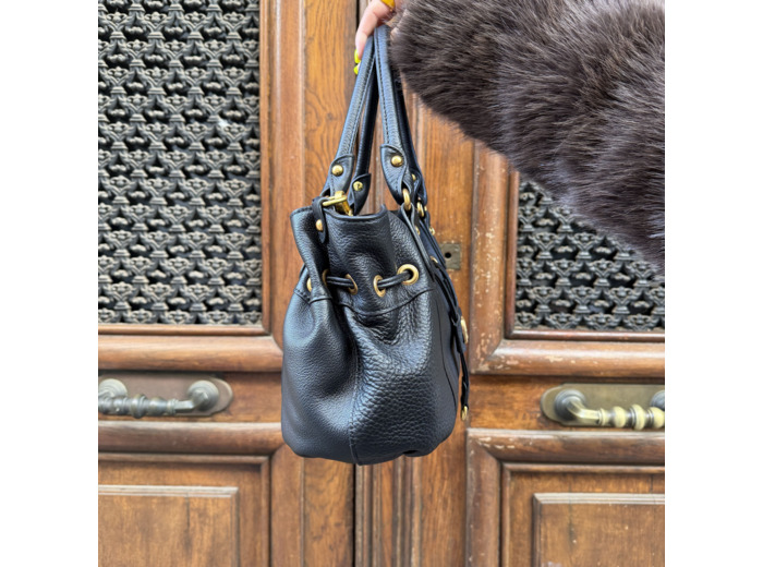 Sac à main noir Arthur & Aston en cuir de vachette