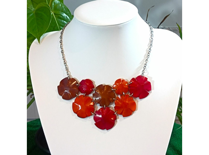 Collier Vivalda tons rouge en ivoire végétal
