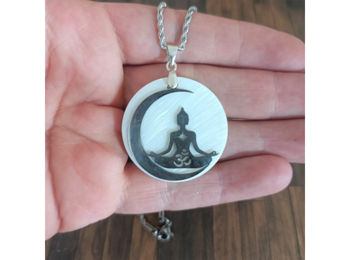 Collier nacre et zen en acier inoxydable