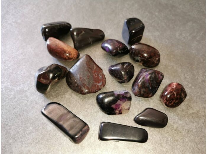 Sugilite pierres roulées 1,5cm à 2,5 cm
