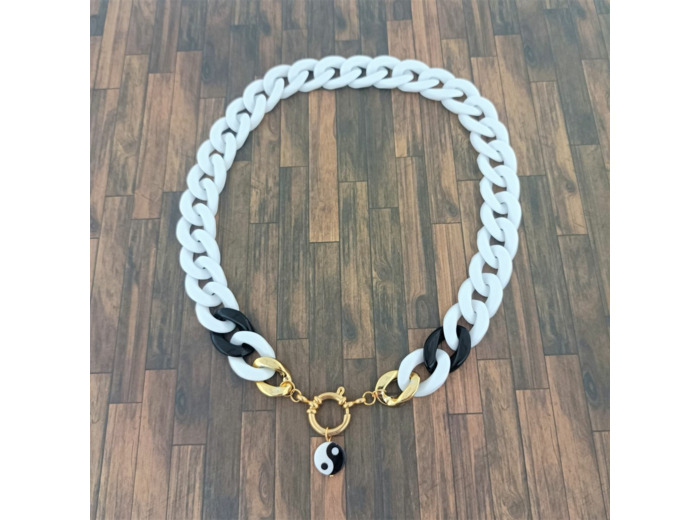 Collier gros maillon blanc/noir/doré ying yang