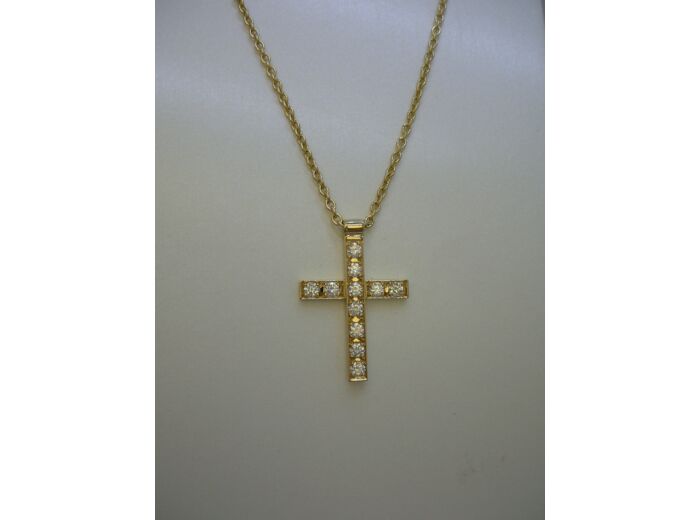 Collier croix en diamant