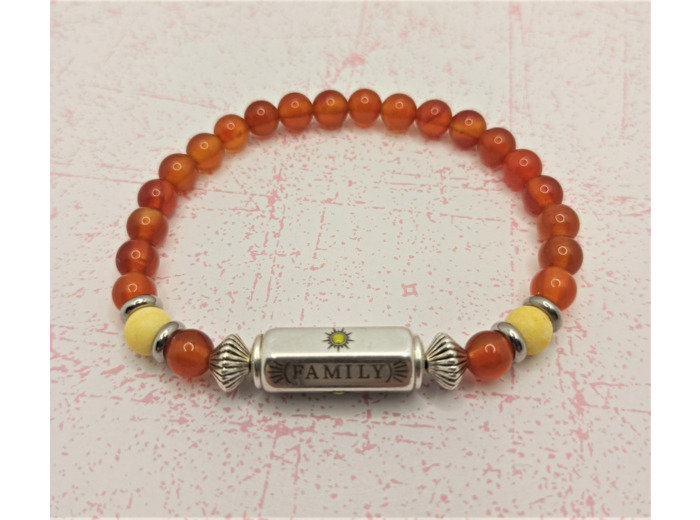 Bracelet message "Family" en pierres naturelles