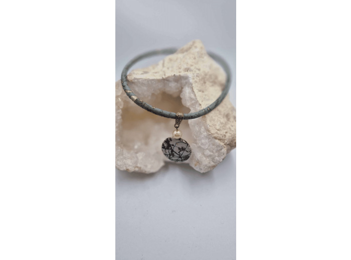 Pendentif perles d'australie cordon en liège olpa652