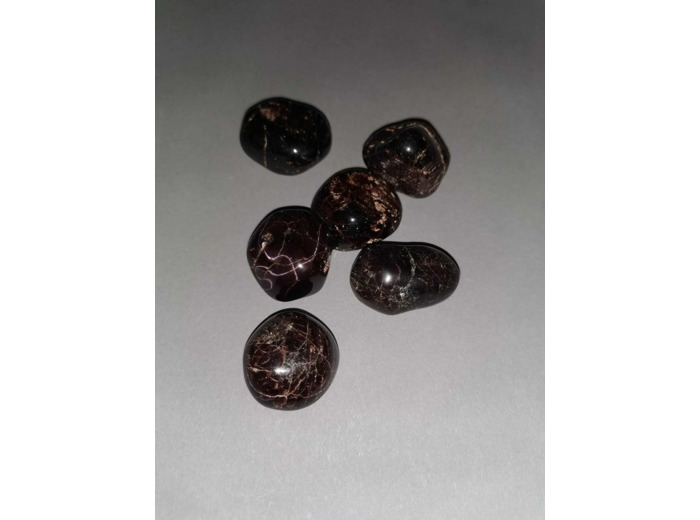 Grenat almandin polie