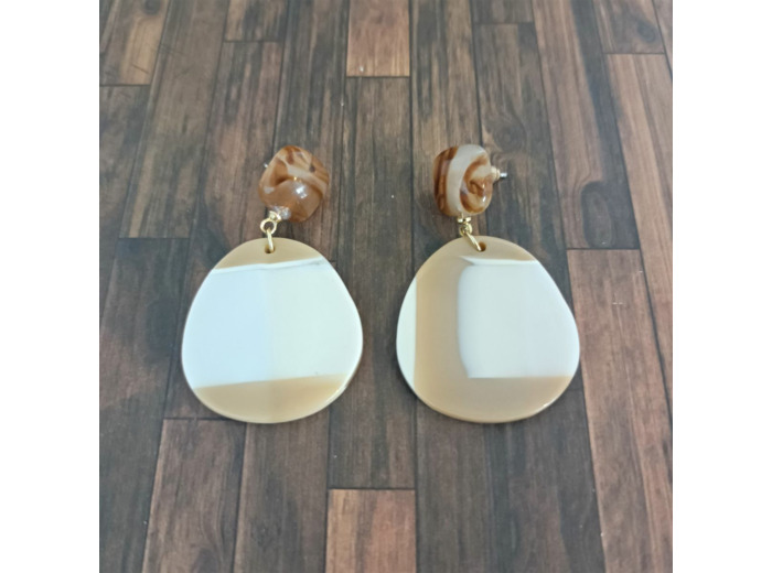Boucles d'oreilles beige