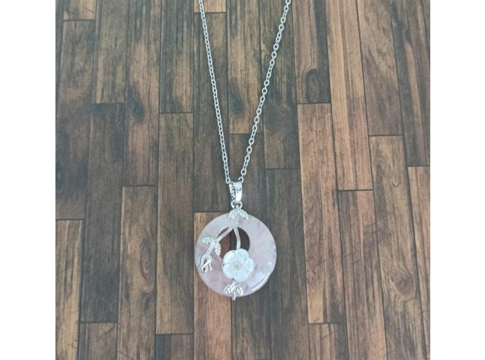 Pendentif quartz rose/fleur blanche
