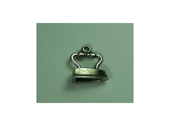 Pendentif fer à repasser