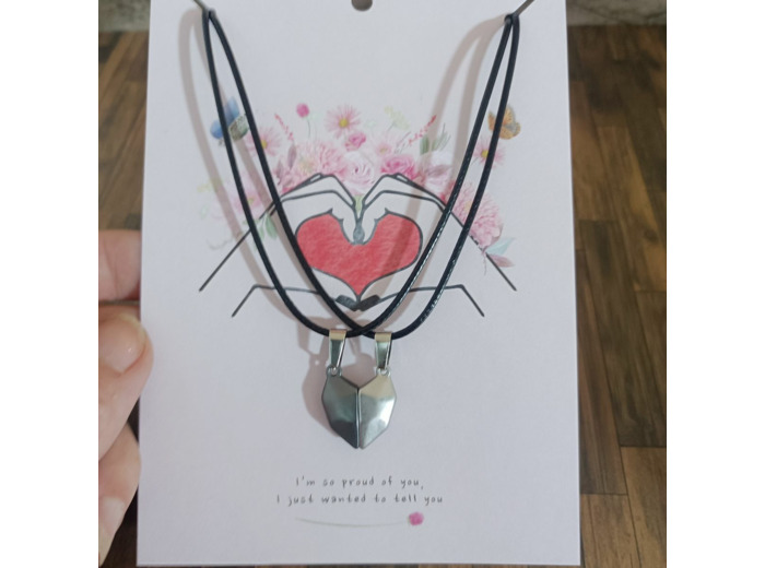 Pendentifs de couple moitié cœur sur cordons noir