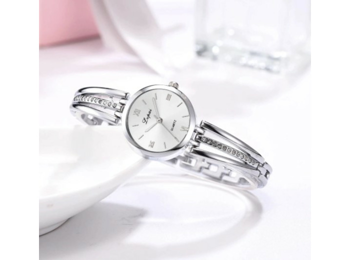 Montre quartz pour femme, strass incrustés