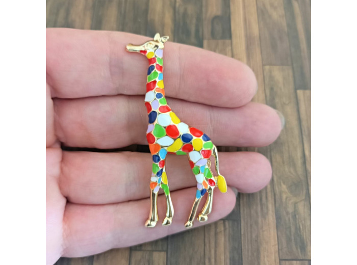 Broche girafe émaillé