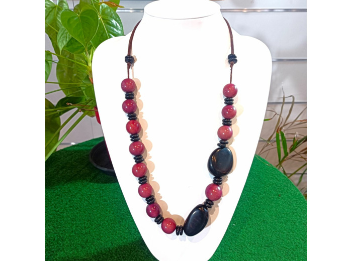 Collier Nadine rose-marron en ivoire végétal