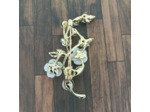 Broche à fleurs blanches et strass