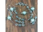 Collier long bleu ciel perles de verre