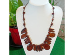 Collier Valériane marron en ivoire végétal