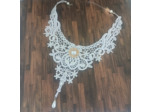 Collier dentelle blanc triangle