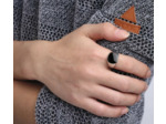 Chevalière homme carré noir lisse