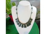Collier Angèle kaki en ivoire végétal
