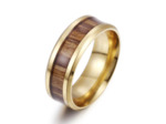 Bague en titane doré et bois