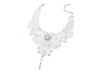 Collier dentelle blanc triangle