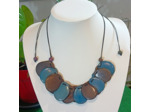 Collier Julie bleu-gris en ivoire végétal