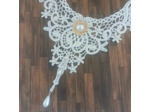 Collier dentelle blanc triangle