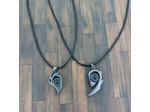 Pendentifs couple cœur message secret sur cordon noir