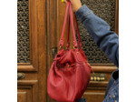 Sac à main en cuir carmin style bourse Arthur & Aston