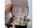 Maison Scarlett boîte à bijoux De Voyage Brigitte Cuir PU Camel
